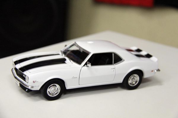 miniatura camaro 1968  (1/24)